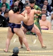 豊昇龍、平戸海を圧倒　わずか２秒７　１敗でトップに並ぶも「気にしてない」