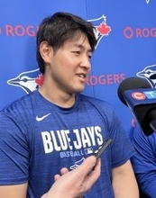 ブルージェイズ岡本和真、２戦連発特大５号、マルチ安打、好守も「やりやすい環境を与えてもらっている。試合に出る以上は責任果たしたい」