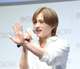ｔｉｍｅｌｅｓｚ・猪俣周杜　初のＣＭ単独出演「ちょっと照れくさい」…爽やか白シャツ姿で登壇