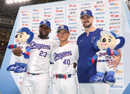 【中日】ヒーロー会見に３人の子どもたち登場　サノー「家族のおかげ」「日本に住みたいくらい」復活の２打席連発