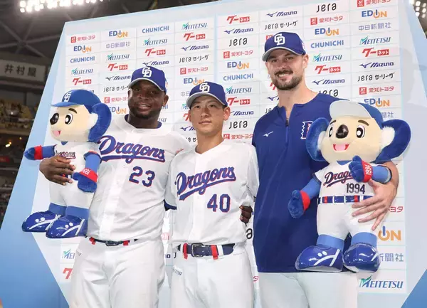 【中日】ヒーロー会見に３人の子どもたち登場　サノー「家族のおかげ」「日本に住みたいくらい」復活の２打席連発