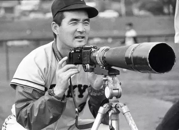 長嶋茂雄さん「カメラマンが一番選手を見てくれている」撮影も真剣勝負だった…「ありがとうミスター」再録