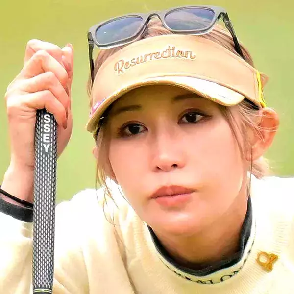 ３６歳美女ゴルファー「足出しがち」プライベート姿が「脚長！！」「モデルみたい」「なぜそんなに可愛い？」と絶賛の金田久美子