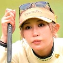 ３６歳美女ゴルファー「足出しがち」プライベート姿が「脚長！！」「モデルみたい」「なぜそんなに可愛い？」と絶賛の金田久美子