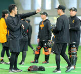 「【巨人】岸田行倫が絶賛！則本は「きれいな直球」竹丸は「腕が遅れてくる」ブルペンで球を受けた印象語る」の画像1