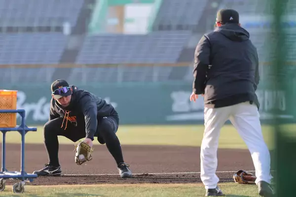 【巨人】早朝から“川相塾”　午前８時前から始動　この日最初の塾生は２年目の期待の星