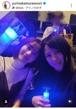 実はアイドルユニットだった４４歳人気女優　元相方とライブ観戦！「懐かしい」「二人ともかわいい」中村ゆりに反響