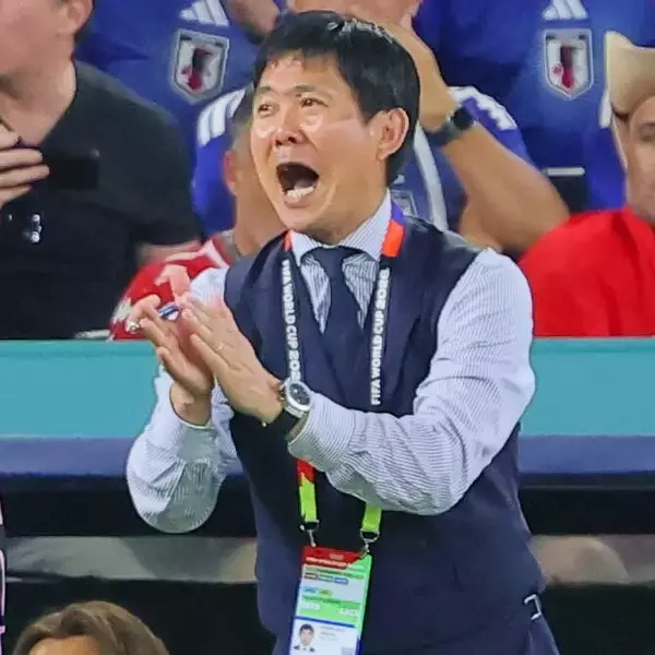 【Ｗ杯】森保マジックが発動！シャドーに伊東と鎌田、３バックも改造の大胆策で鬼門の第２戦を大勝で突破　「世界中が見ている中、勝利で飾れてうれしい」