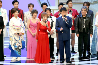 デビュー５５周年の小柳ルミ子、赤いドレスで歌謡祭初司会「憧れの人、小柳ルミ子でございます」