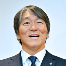 海上自衛隊の練習艦に「ゴジラが襲来」松井秀喜氏が乗員を激励…ニューヨークに寄港中の「かしま」
