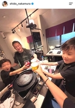 中村獅童　２人の息子と幸せいっぱい誕生日ショットを公開