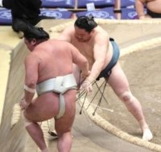 ３８歳の十両・佐田の海、十両一番乗りで勝ち越し　優勝争いは「本当に意識していない。それくらい充実している」