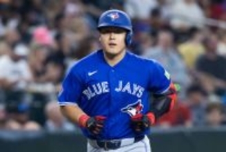 岡本和真が２戦連発の５号！　本領発揮で大谷翔平に並ぶ、３１・２発ペース　２戦連発はメジャー２度目