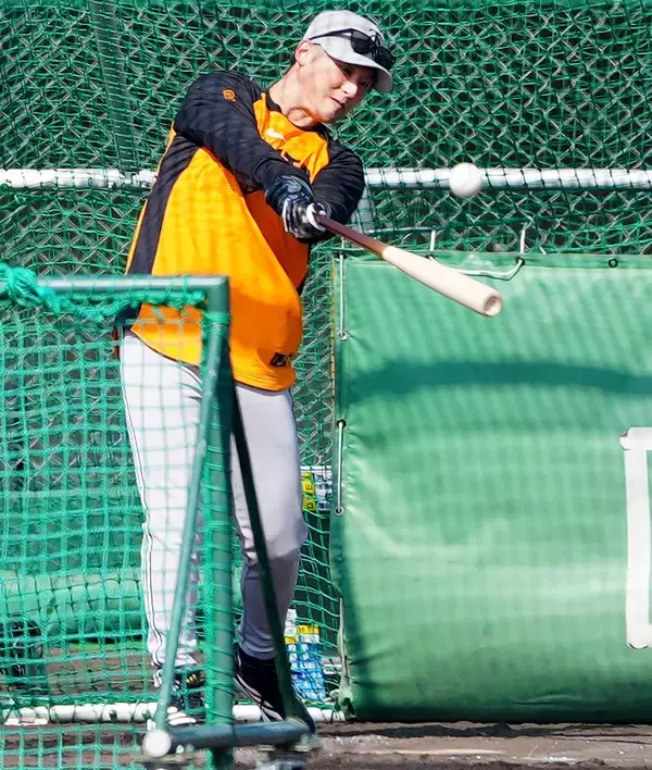 【巨人】吉川尚輝　今キャンプ初の屋外ロングティーでサク越えも７本「本当、天気良かったんで…」