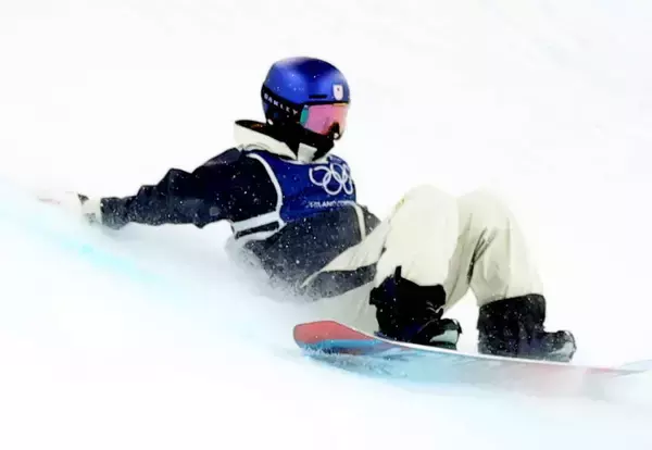 【五輪】スノボ女子ハーフパイプで転倒者続出　１、２本目ともに１２人中７人が転倒の波乱