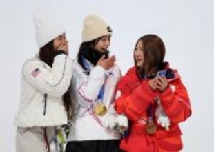 【五輪】女王クロイ・キムは３連覇逃す２位も優勝選手をたたえるスポーツマンシップ「お人柄がすばらしい」…スノボ女子ＨＰ