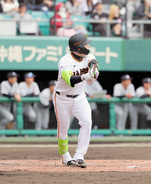 【巨人】通算２０００安打まであと残り７１本の丸佳浩がロッテとの練習で先制の適時打