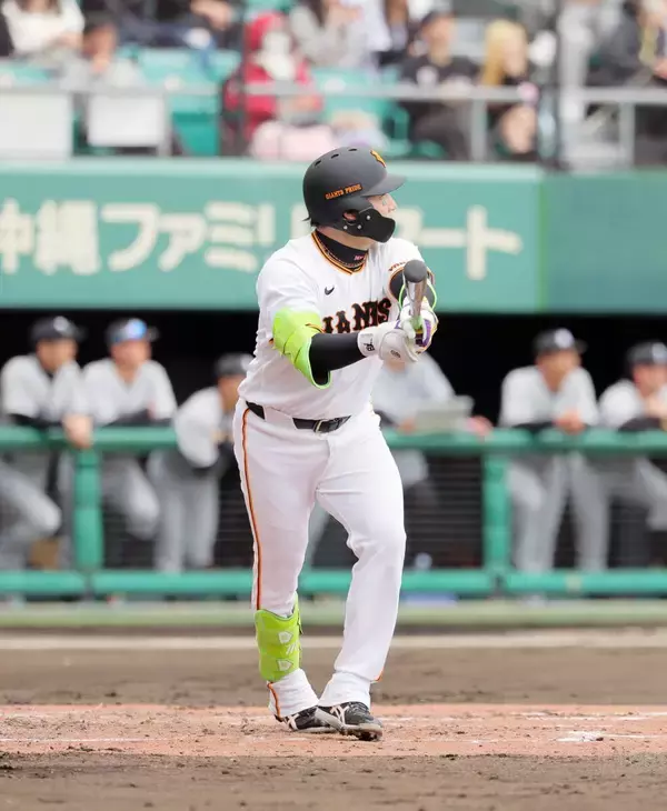 【巨人】通算２０００安打まであと残り７１本の丸佳浩がロッテとの練習で先制の適時打