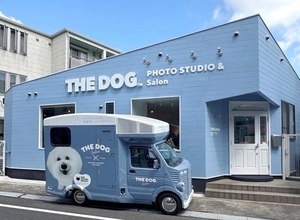 大人気だワン！インスタフォロワー１０万人超の看板犬「ぱんちゃん」ラッピングのペットトリミングワゴン登場　飼い主はＪ２藤枝・槙野智章監督