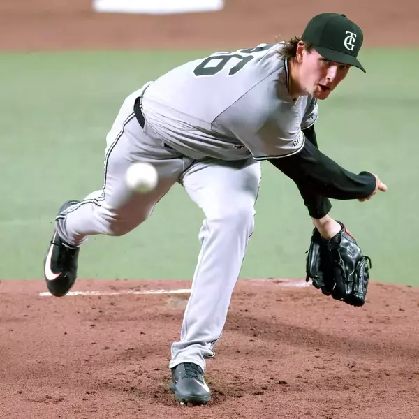 「【巨人】ウィットリーが一発浴びてＮＰＢ初失点　２カード目初戦はイケメン剛腕助っ人」の画像