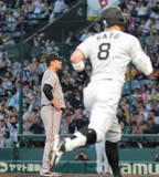 「【巨人】田中将大が初回に今季初被弾　サトテルのアーチに驚きの表情　ボール球をバックスクリーン右に運ばれる」の画像1