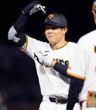 「【巨人】佐々木俊輔が今季３度目の３安打猛打賞　１番スタメン起用に応える」の画像1