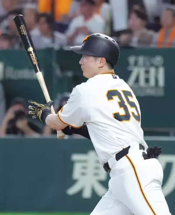 【巨人】泉口友汰に“シフト”が敷かれる　三塁が遊撃の定位置、遊撃が二塁ベース後方で引っ張り警戒
