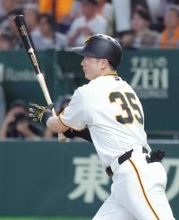 【巨人】泉口友汰に“シフト”が敷かれる　三塁が遊撃の定位置、遊撃が二塁ベース後方で引っ張り警戒