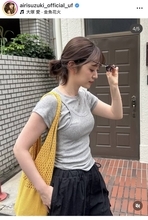 鈴木愛理、雰囲気ガラリなコーデ姿に「お洒落」「絵になりすぎ」「こういう愛理ちゃんも凄くいい」とファン絶賛！