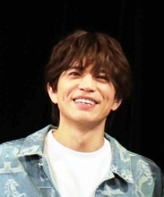 山本裕典、一般女性との結婚を発表　婚姻届を手にした２ショットも披露…出演番組で報告