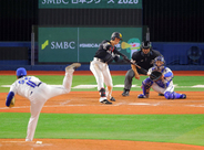 【日本シリーズ】 ＤｅＮＡが痛恨失点　延長１１回に勝ち越し許す　馬場皐輔が山本祐に死球→庄子に適時二塁打