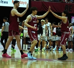 Ｂ１川崎ブレイブサンダース　ＳＧ飯田遼が北海道・富永のお株奪う３点シュート４発