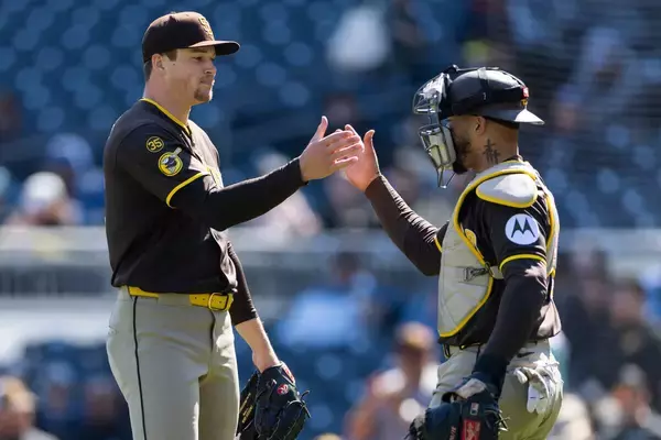 パドレス守護神ミラーの連続奪三振は１１でストップ　最速１６５・２キロ