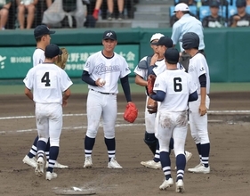 【甲子園】初出場の八王子実践が延長サヨナラ負け　元ドジャースマイナー・河本ロバート監督の代打的中で９回２死から追いつくも