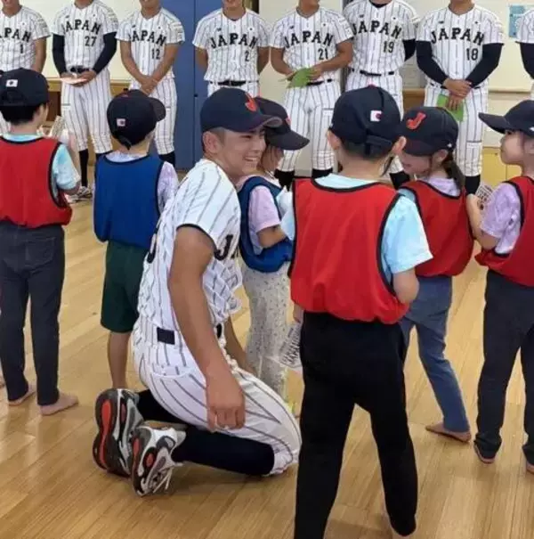 【Ｕ―１８】高校日本代表がバント強化　健大高崎・石田雄星は野球教室での癒やしを力に「今日の練習も頑張れた」　