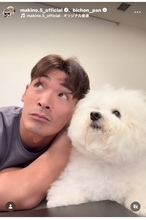 槙野智章氏、愛犬と寄り添う様子に癒されるファン続出「似てる」「視線の先が気になります」「めっちゃかわいい」