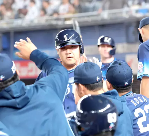 【西武】２５年目・中村剛也が押し出し四球もぎ取り勝ち越し　引き分け以上で２位確定の一戦