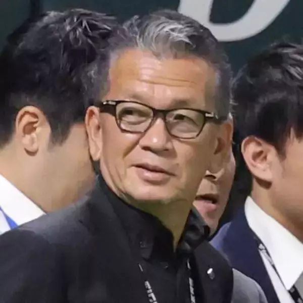 【日本ハム】小村勝球団社長「感謝しています。よく選んでくれた」古巣復帰・有原航平を歓迎…エスコン仕事納め