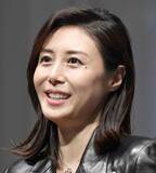 「「国税調査官の役で…らしい格好になっております」…松嶋菜々子、黒ぶちメガネ＆グレースーツで「モーニングショー」生出演「髪形にしてもメイクにしてもすごくシンプル」」の画像1