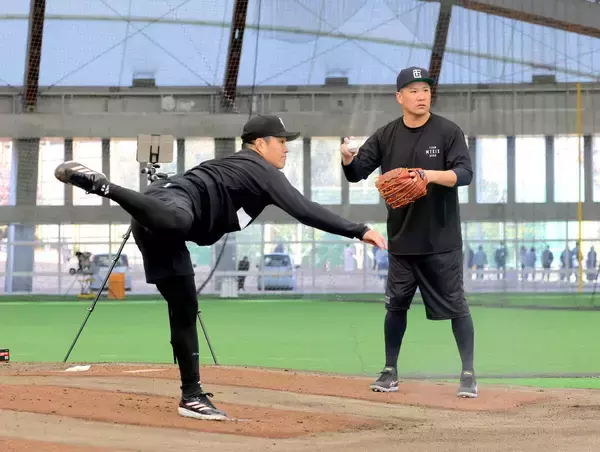 則本昂大、田中将大とブルペン共演　巨人移籍後初「懐かしい気持ちになりました」