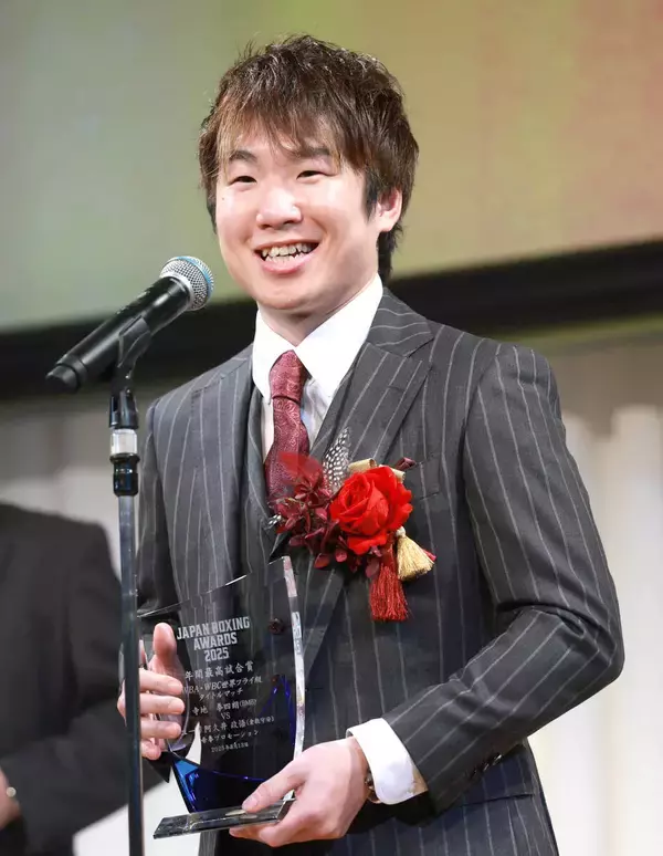 年間最高試合賞は逆転ＫＯ決着の寺地拳四朗ｖｓユーリ阿久井政悟　寺地はサウジでの試合中止を自虐ネタに