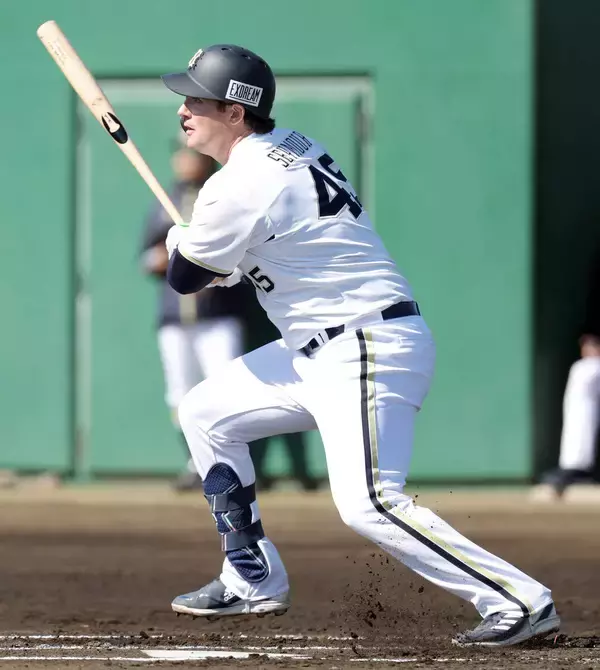 【オリックス】新外国人シーモアが紅白戦で“来日初安打”　頓宮裕真の故障離脱に「チームを助けられるように」