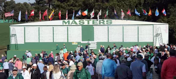 マスターズはスマホ持ち込みで出禁、練習日なのに観客数万人！　初取材の記者が見たオーガスタ