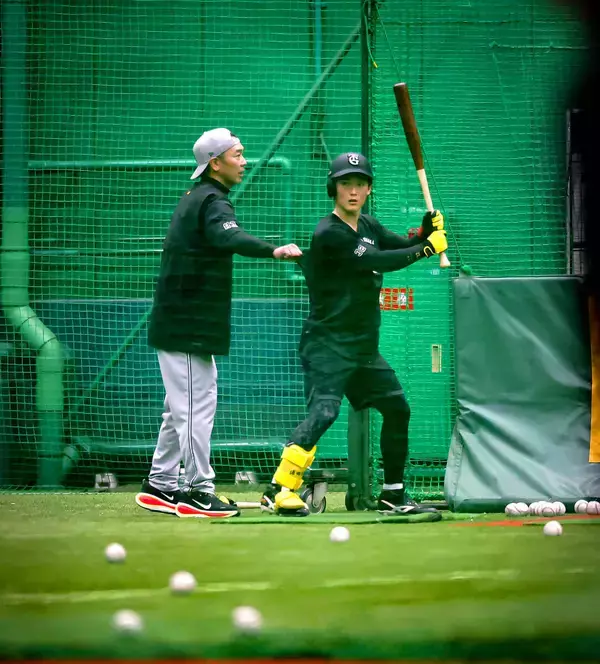 「彼が打ったらもっと打線が機能する」巨人・阿部監督、身ぶり手ぶりでダルベックを２０分間熱血指導