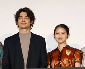 伊藤万理華　下北沢のミニシアター「トリウッド」で撮影「感慨深い」企画の決め手は黄色いイス