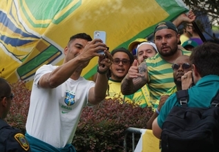 【Ｗ杯】これがブラジルか…度肝抜く“登場”に記者唖然　サッカー王国に根付く「文化」熱狂の土壌