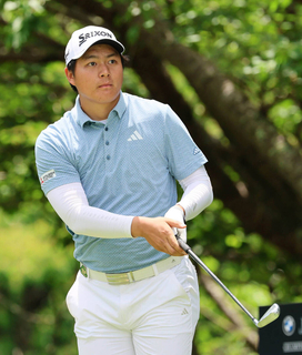 【男子ゴルフ】中野麟太朗、藤本佳則が２差２位浮上　カットラインはツアー記録に並ぶ８アンダー