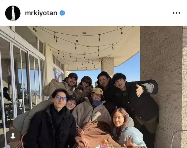 ２０代で脳出血に…療養中の清原翔が誕生日を報告！３３歳の近影に「素敵な笑顔」「愛されてて素敵」と反響