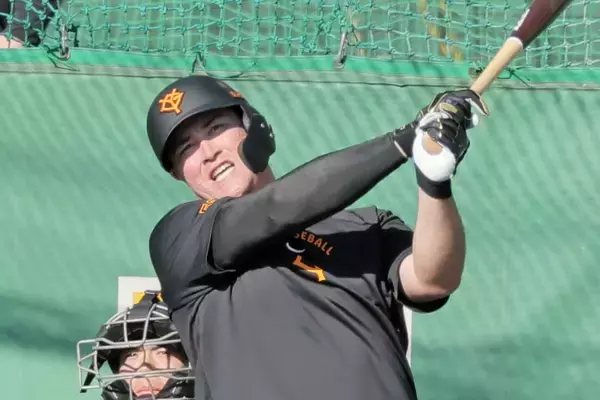 巨人・リチャード　阿部監督の“魔法の言葉”で４２スイング１２発！　強引さ消えミート打法でも弾丸ライナー
