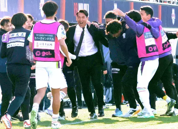 【Ｊ２藤枝】槙野智章監督、会心の３連勝　選手時代にダービーで火花散らした大宮相手に白星「とてつもないブーイングが聞こえてきた。うれしかった」ベンチからピッチへ情熱注入